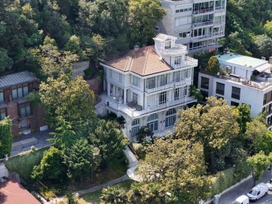 TMSF, Koza-Ipek Holding'e Ait Yaliyi Satisa Çikardi