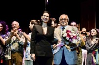 '5 Dakikada Ünlü' Ilk Gösterimini Aliaga'da Yapti