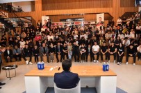 Esenyurt Belediye Baskani Özer, Gençlere Kariyer Yillarini Anlatti