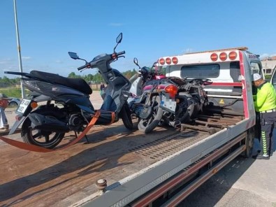 Babaeski'de Motosikletlere Siki Denetim Açiklamasi 6 Motosiklet Trafikten Men Edildi