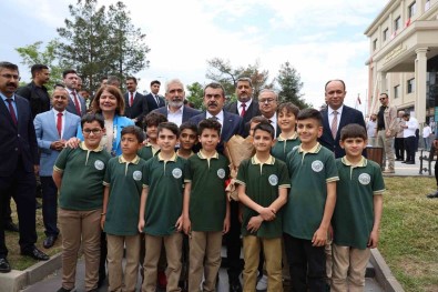 Bakan Tekin, 57 Bin Okulda Yillik Internet Maliyetinin 800 Milyon Civarinda Oldugunu Açikladi