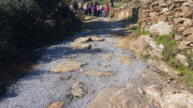 Bakanliktan Beton Dökülen Antik Yolla Ilgili Açiklama Açiklamasi 'Izinsiz Uygulamalar Kaldirilacak'