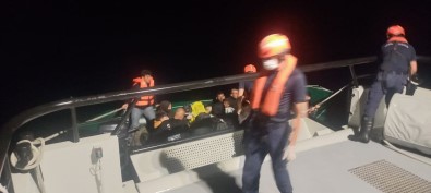 Izmir Açiklarinda 14'Ü Çocuk 29 Göçmen Yakalandi