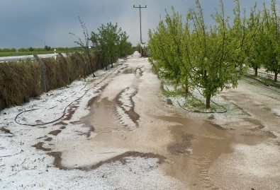 Karaman'da Dolu Ve Sel 100 Bin Dekar Ekili Alanda Zarara Yol Açti