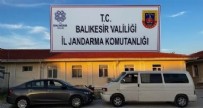 Ayvalık’ta 15 göçmen ve 2 organizatör yakalandı