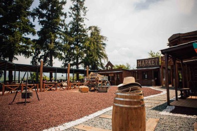 Çocukken Izledigi Kovboy Filmlerinden Esinlendi, Hayali Olan Tesisi Kurdu