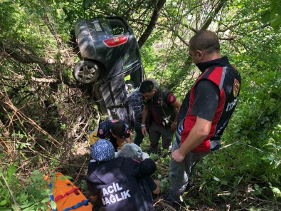 Otomobil Sarampole Devrildi Açiklamasi 2 Yarali