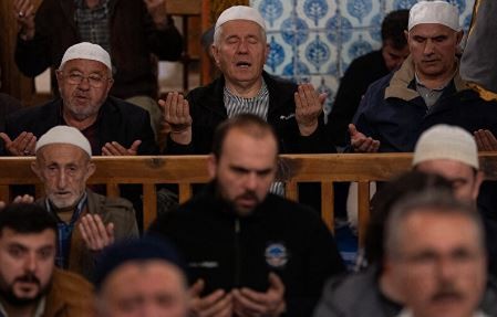 Tüm Türkiye'de Mehmetçik ve Gazze için eller semaya açıldı