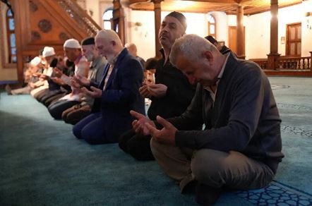 Tüm Türkiye'de Mehmetçik ve Gazze için eller semaya açıldı