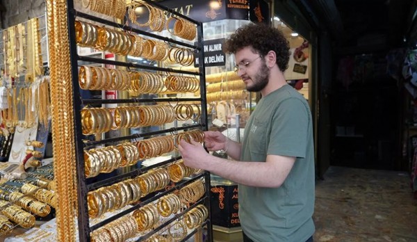 Sarraflar bile anlamıyor! Piyasada sahte altın alarmı