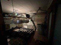 Esenyurt'ta Uyusturucu Serasina Çevrilen Eve Operasyon Açiklamasi 15 Kilogram Esrar Ele Geçirildi