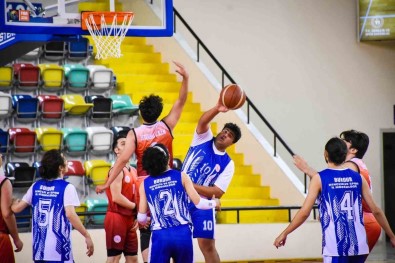 Kredi Yurtlar Spor Oyunlari Basketbol Grup Müsabakalari Yapildi