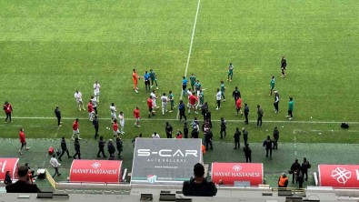 Vanspor FK, Bursaspor Maçinda Sahadan Çekildi