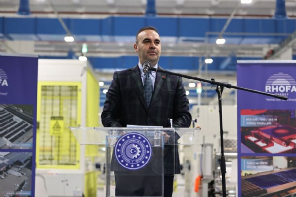 Sanayi ve Teknoloji Bakanı Kacır: Güneş paneli üretim kabiliyetimizi bir adım öteye taşıyoruz