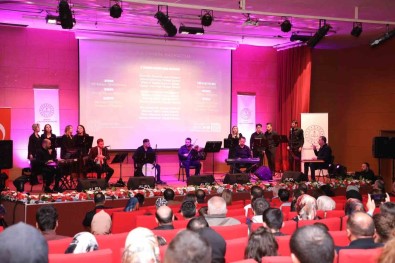 Bayburt'ta Ögretmen Korosu Tasavvuf Musikisi Konseri Düzenlendi