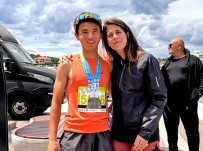 Çesmeli Sporcudan Salomon Çesme Yari Maratonu'nda Büyük Basari Haberi