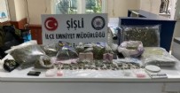 6.5 kilogram uyuşturucuyla yakaladılar… Uyuşturucu paraları da ele geçirildi