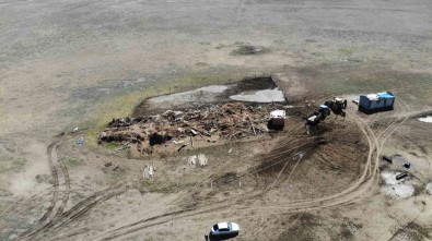 Aksaray'da Çöken Mandirada Kurtarma Çalismalari Devam Ediyor