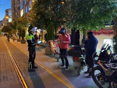 Araç Trafigine Kapali Bölgeleri Kullanan Motosiklet Ve Motorlu Bisiklet Sürücülerine 108 Bin 856 TL Ceza Kesildi