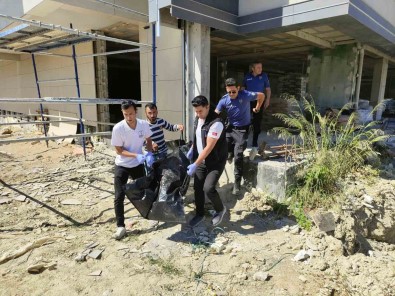 Çatidan Düsen Seramik Ustasi Sahis Hayatini Kaybetti