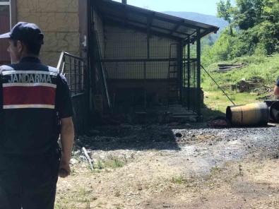 Orman Isletme Müdürlügü'ne Ait Depodaki Boya Varili Patladi Açiklamasi 2'Si Agir 3 Yarali