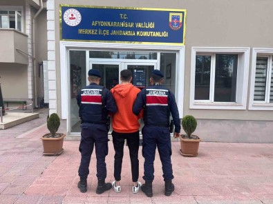 Uyusturucu Satma Suçundan Aranan Sahis Yol Kontrolünde Yakalandi