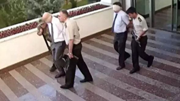 FETÖ'nün hedefinde yine vatan evlatları var: Firari terörist Adem Yavuz Arslan'dan akla ziyan 15 Temmuz yalanı