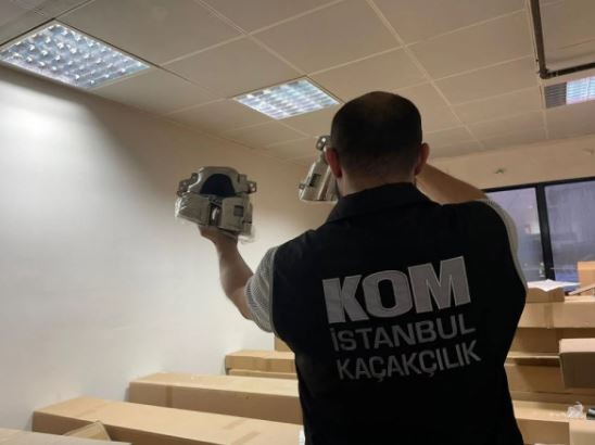 İstanbul'da kaçak oto yedek parçası operasyonu: Değeri 90 milyon lira
