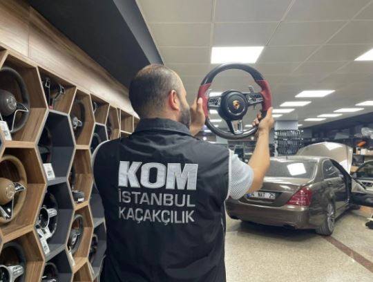 İstanbul'da kaçak oto yedek parçası operasyonu: Değeri 90 milyon lira