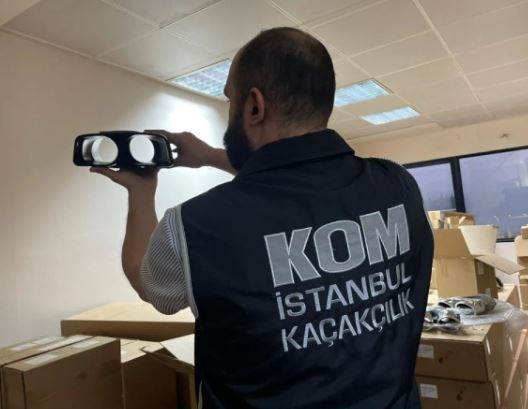 İstanbul'da kaçak oto yedek parçası operasyonu: Değeri 90 milyon lira