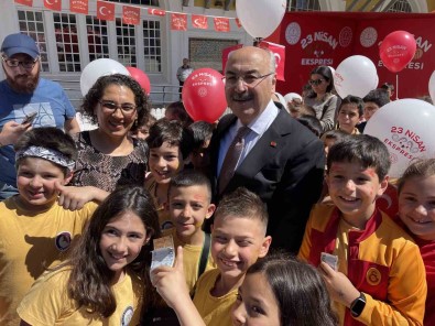 Adana'da Çocuklarin '23 Nisan Ekspresi' Coskusu