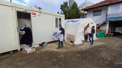 Yozgat'ta Evi Depremde Agir Hasar Gören Aileler Çadirdan Konteynerlere Yerlesiyor