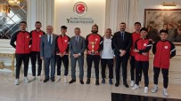 Yozgat Valisi Özkan, Bölge Birinciligine Ulasan Sporculari Tebrik Etti