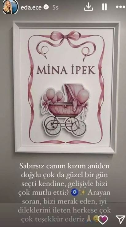 Kızları ile ilk aile pozu