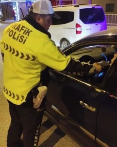 Alkollü Sürücü Hem Ehliyetinden Oldu Hem De Para Cezasina Çarptirildi