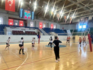 Darica'da 19 Mayis Gençlik Turnuvalari Basladi