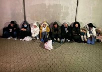 Edirne'de 21 Kaçak Göçmen Ve 2 Organizatör Yakalandi