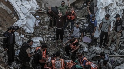 İsrail soykırımının dehşete düşüren manzarası: Toplu mezardan cesetler çıkarıldı