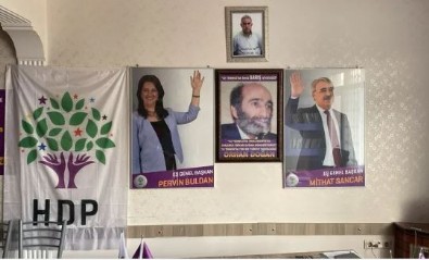 İzmir'de HDP parti binasından PKK’ya bağış sandığı çıktı! Kandil'e katılanların listesini tutmuşlar