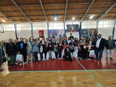 Kahta'da Hedef 5'Te Ögrenciler Yaristi