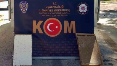 Usak'ta 4 Milyon 250 Bin Degerinde Kaçak Makaron Ele Geçirildi