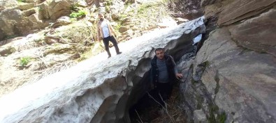 Bitlis'in Kar Tünelleri Buzdan Magaralari Andiriyor