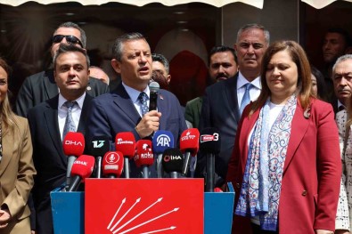 CHP Genel Baskani Özgür Özel'den Belediye Baskanlari Ve Partililere Uyari Açiklamasi