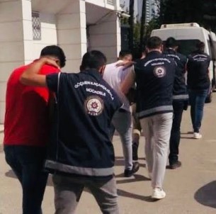Göçmen Kaçakçiligina Yönelik Operasyonu, 4 Yabanci Uyruklu Sahis Yakalandi