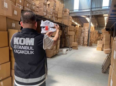 Istanbul'da 'Kaçak Ve Taklit Ayakkabi' Operasyonu Açiklamasi Binlerce Çift Ayakkabi Ele Geçirildi