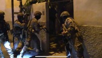 Mersin'de Silah Kaçakçilarina Çifte Operasyon