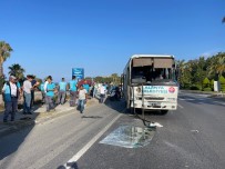 Antalya'da Belediye Ve Otel Personelini Tasiyan Araçlar Çarpisti Açiklamasi 6 Yarali