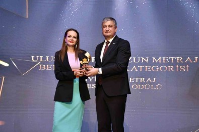 Çeyrek Asirlik Festivalin En Iyi Belgesel Filmi 'Bir Gün, 365 Saat' Oldu