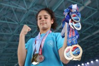 Yüzmede 130'U Askin Madalya Aldilar, Hedefleri Dünya Kupasi