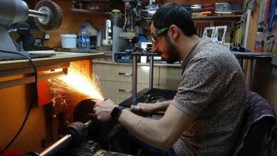 Artan Bagis Ve Kurban Fiyatlari, Biçak Bileyicilerinin Is Yogunlugu Geçen Yila Oranla Azaltti